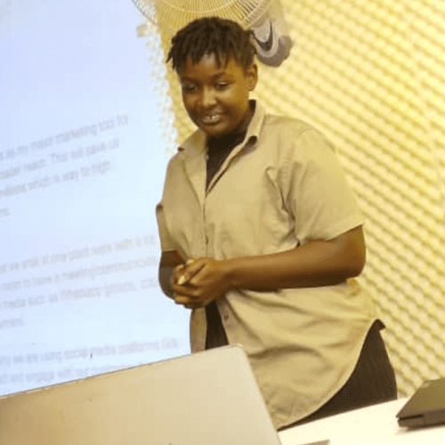 Digital Marketing Student presents in class at Platos Institute of Arts and Marketing